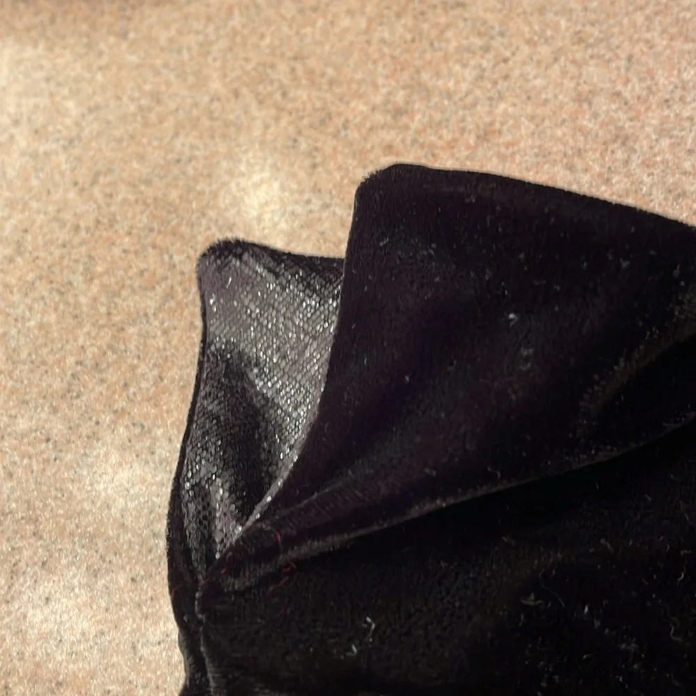 Chico’s velvet gloves